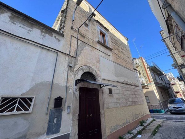 casa indipendente in vendita a Canosa di Puglia