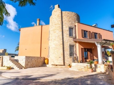 casa indipendente in vendita a Canosa di Puglia