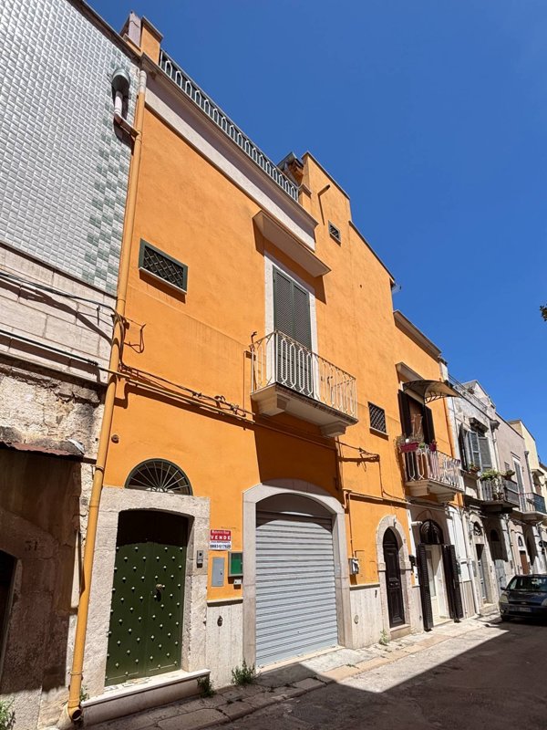 casa indipendente in vendita a Canosa di Puglia