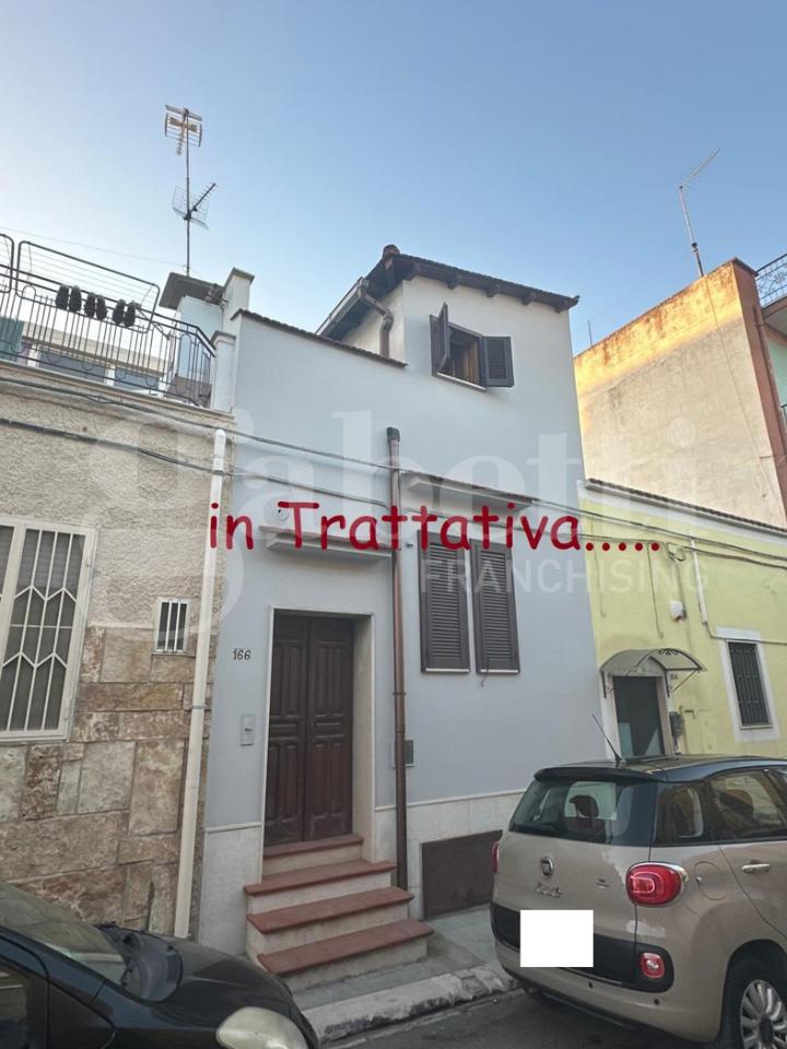 casa indipendente in vendita a Canosa di Puglia