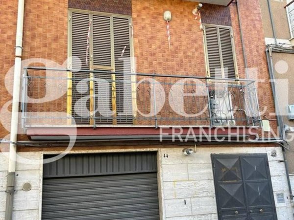 casa indipendente in vendita a Canosa di Puglia
