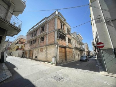 casa indipendente in vendita a Canosa di Puglia