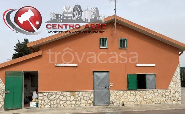 casa indipendente in vendita a Canosa di Puglia