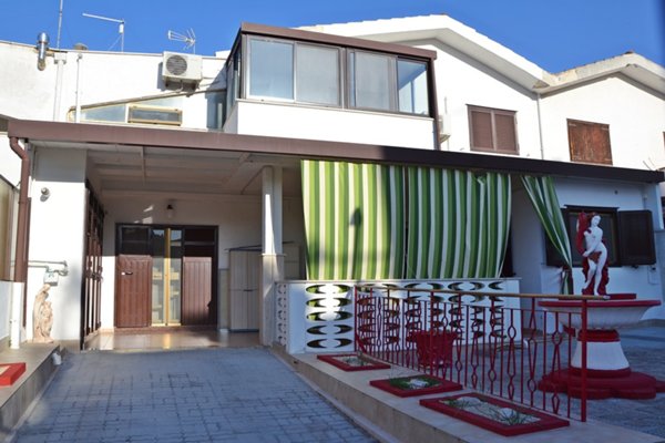 casa indipendente in vendita a Canosa di Puglia