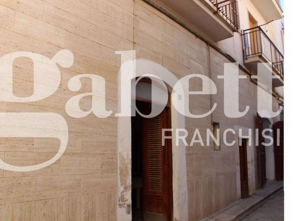 casa indipendente in vendita a Canosa di Puglia