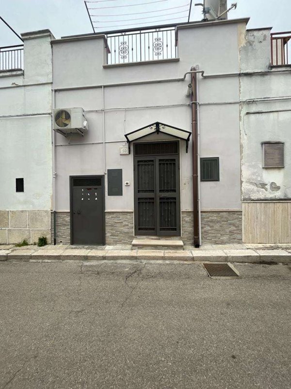 casa indipendente in vendita a Canosa di Puglia