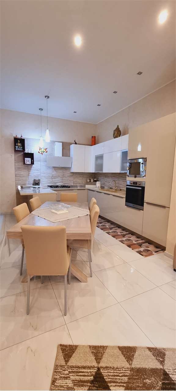 casa indipendente in vendita a Canosa di Puglia