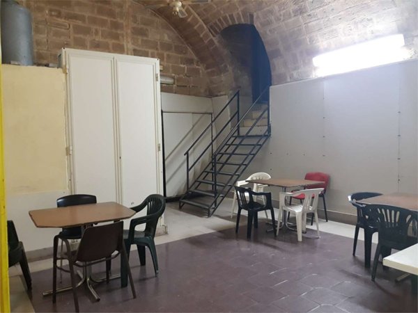 negozio in vendita a Canosa di Puglia