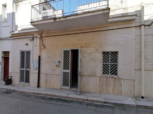 casa indipendente in vendita a Canosa di Puglia