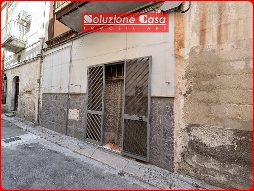 casa indipendente in vendita a Canosa di Puglia