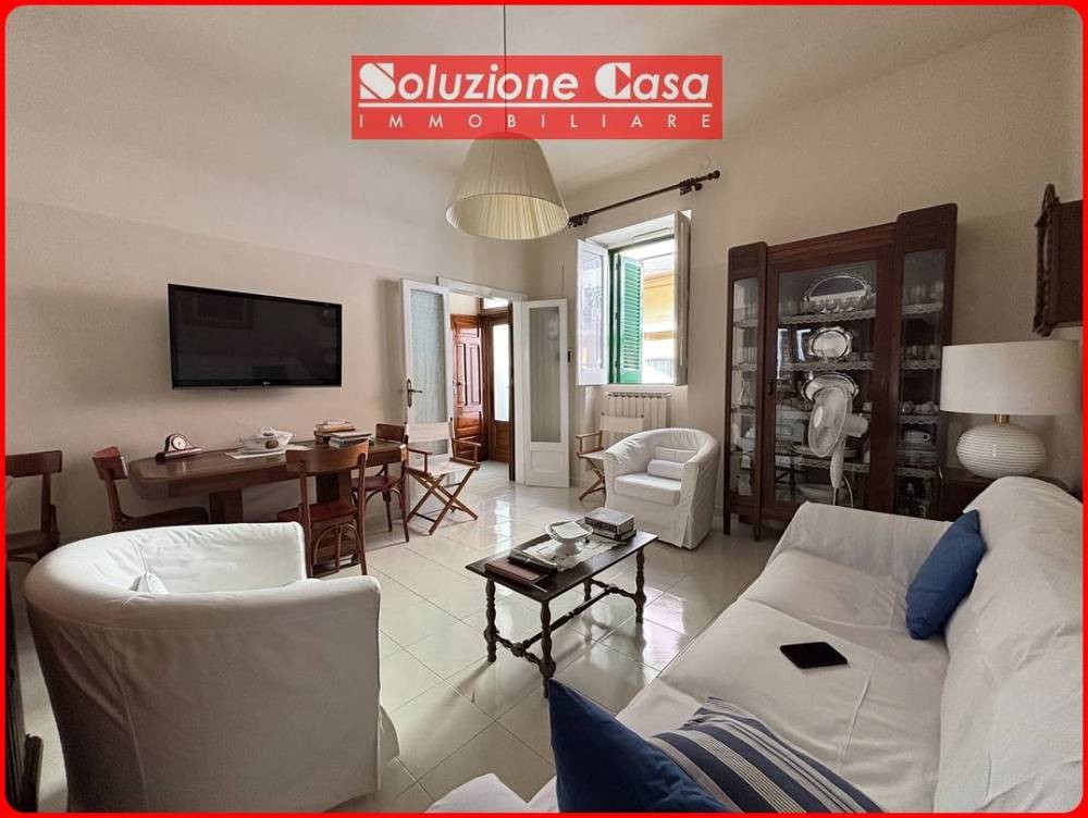 casa indipendente in vendita a Canosa di Puglia