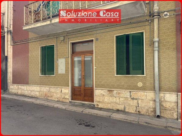 casa indipendente in vendita a Canosa di Puglia
