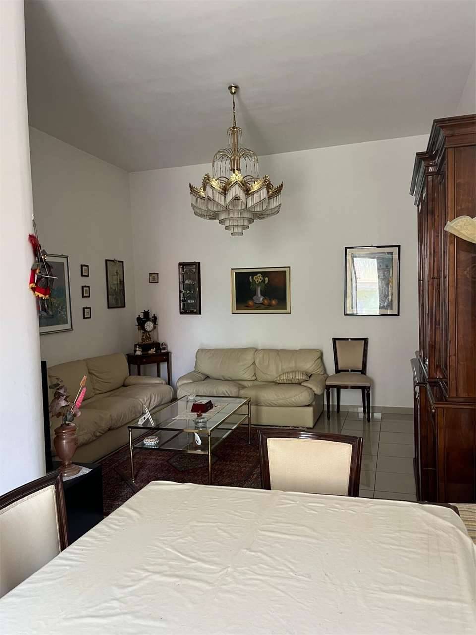 casa indipendente in vendita a Canosa di Puglia