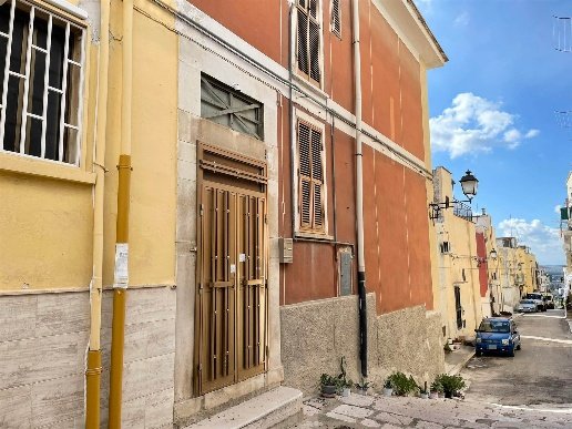 casa indipendente in vendita a Canosa di Puglia