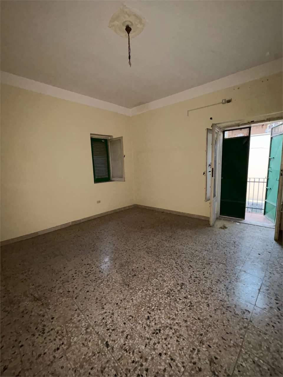 casa indipendente in vendita a Canosa di Puglia