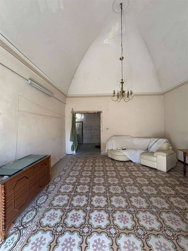 casa indipendente in vendita a Canosa di Puglia