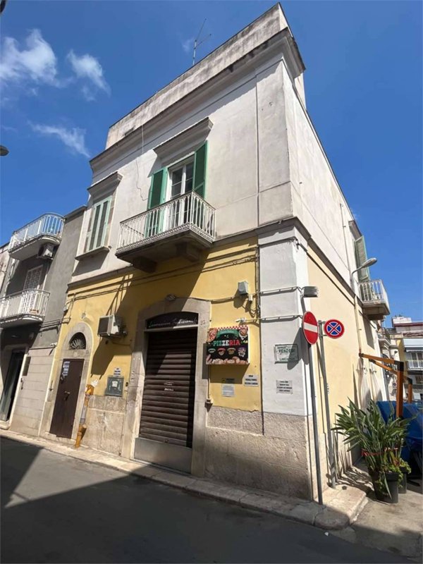 casa indipendente in vendita a Canosa di Puglia