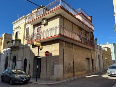 casa indipendente in vendita a Canosa di Puglia