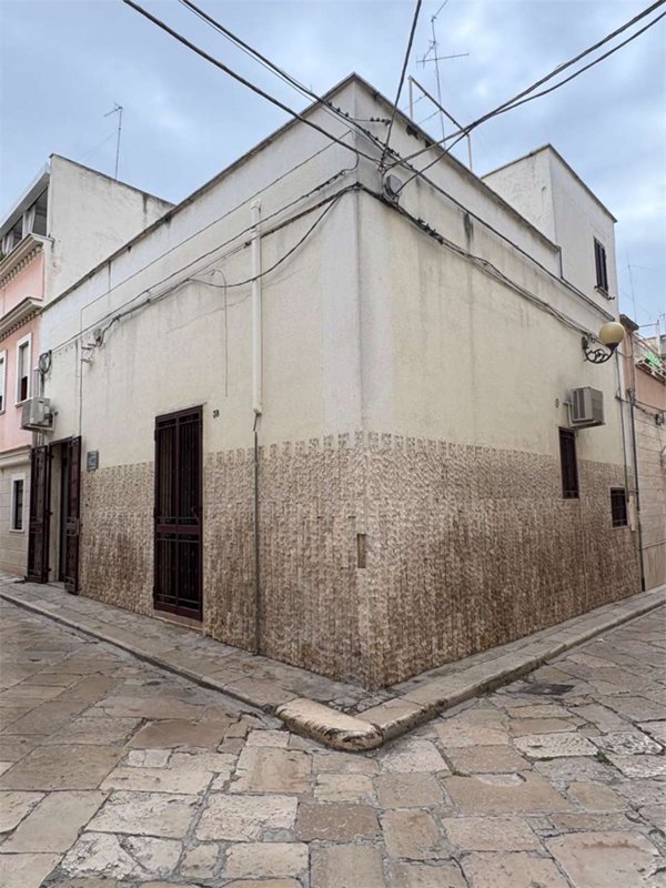 casa indipendente in vendita a Canosa di Puglia
