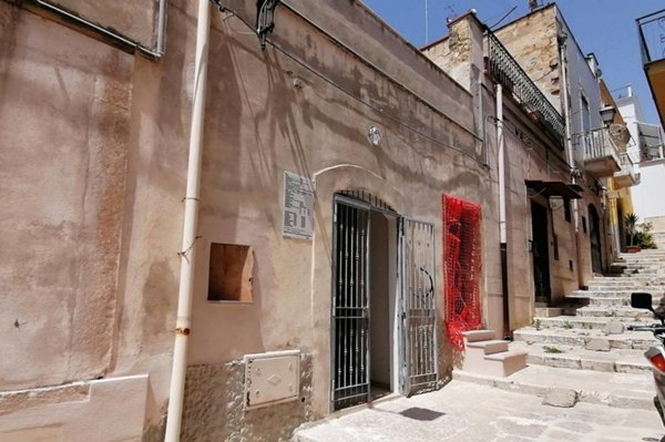 casa indipendente in vendita a Canosa di Puglia