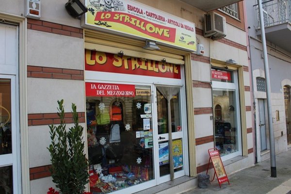 negozio in vendita a Canosa di Puglia
