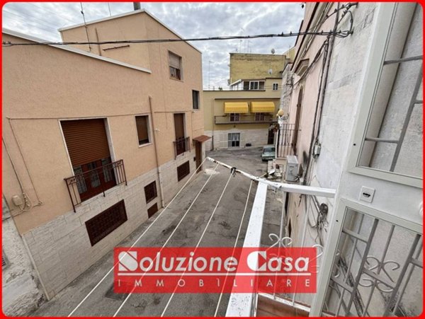 casa indipendente in vendita a Canosa di Puglia