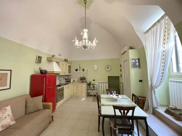 casa indipendente in vendita a Canosa di Puglia