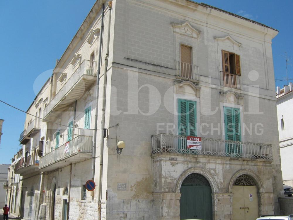casa indipendente in vendita a Canosa di Puglia