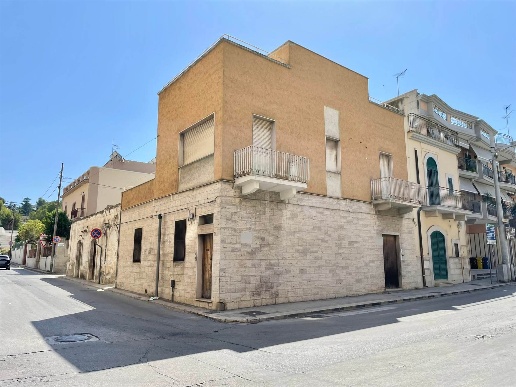casa indipendente in vendita a Canosa di Puglia