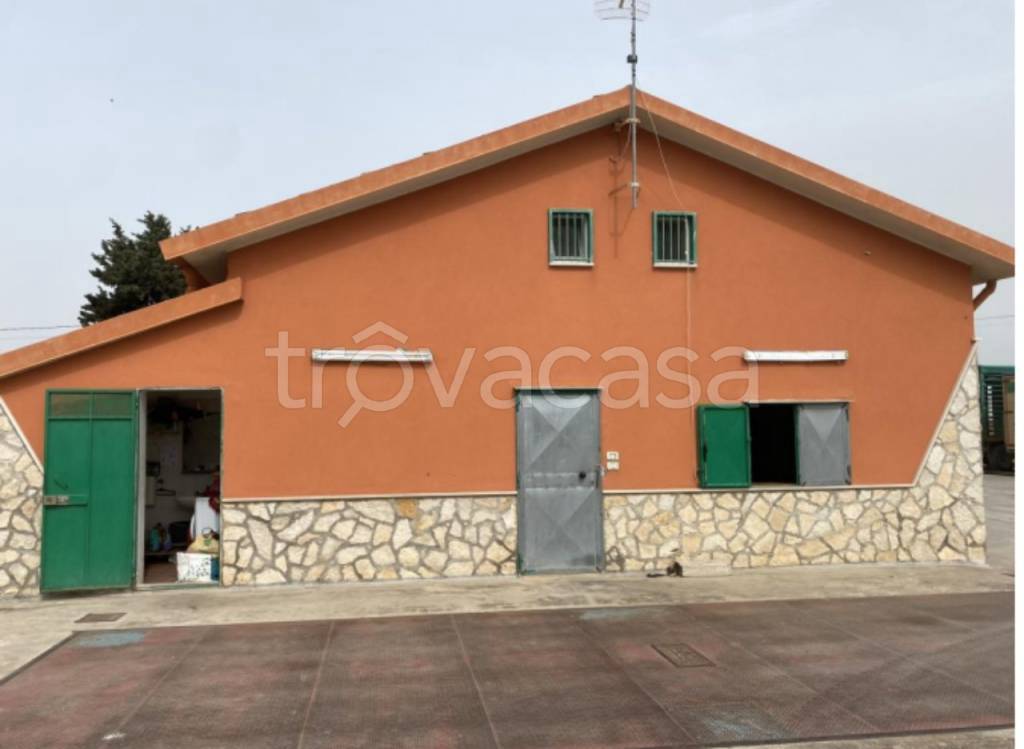 casa indipendente in vendita a Canosa di Puglia