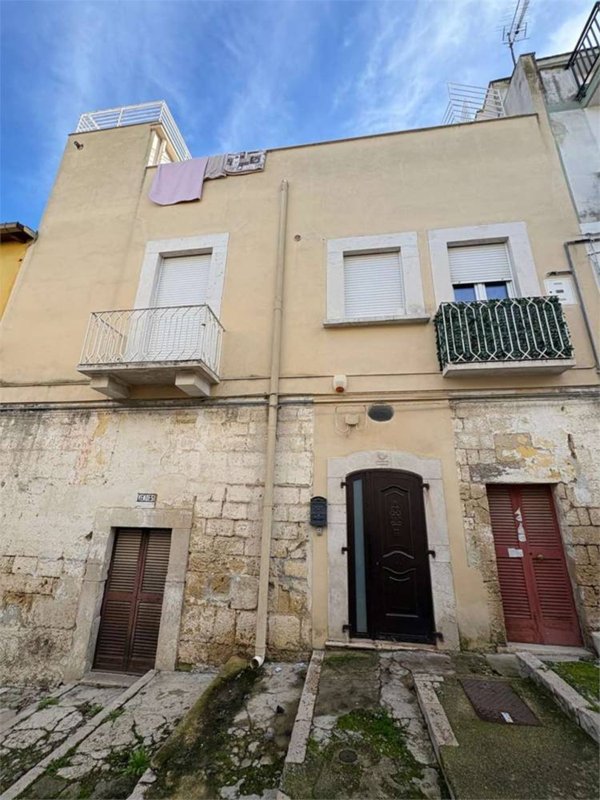 casa indipendente in vendita a Canosa di Puglia