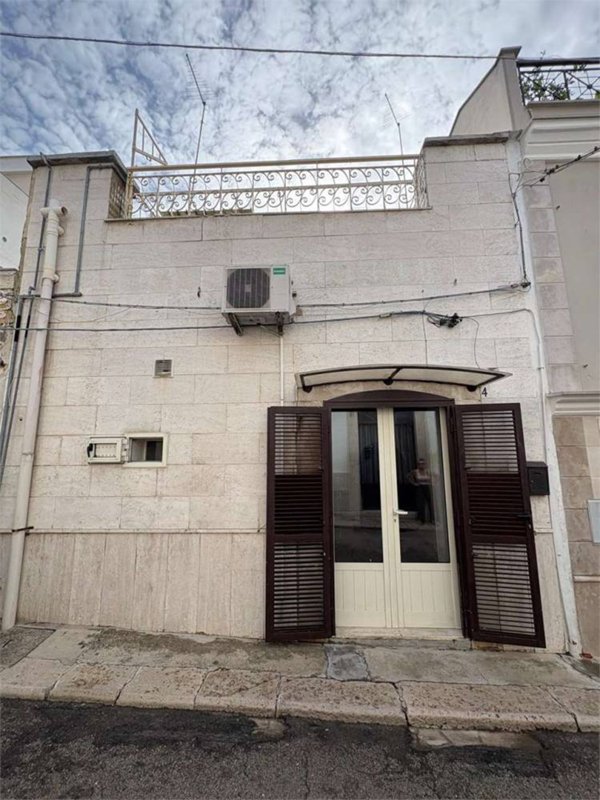 casa indipendente in vendita a Canosa di Puglia