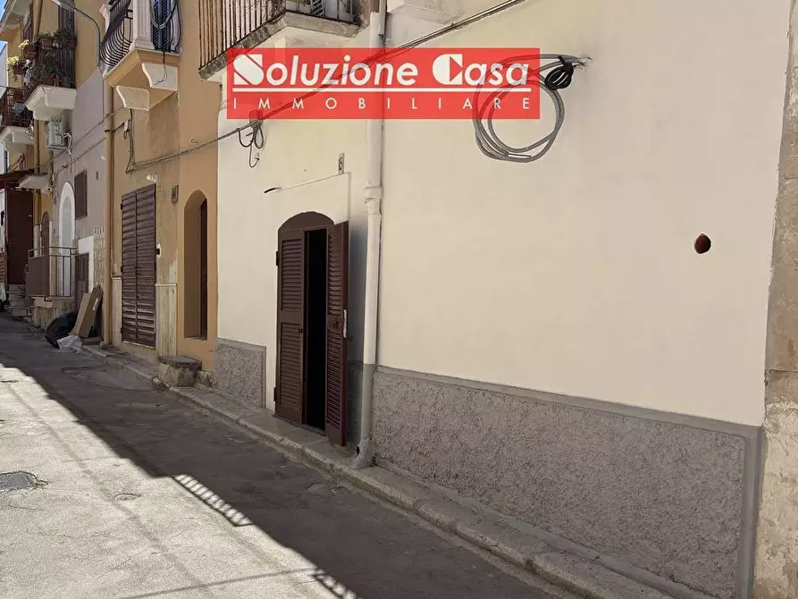 casa indipendente in vendita a Canosa di Puglia