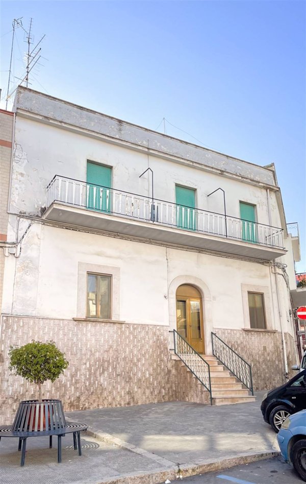 casa indipendente in vendita a Canosa di Puglia