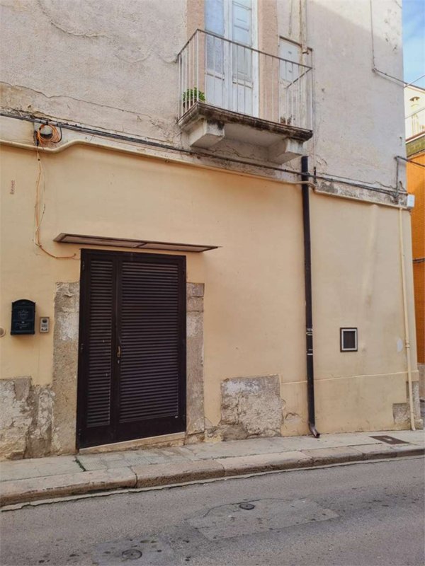 casa indipendente in vendita a Canosa di Puglia