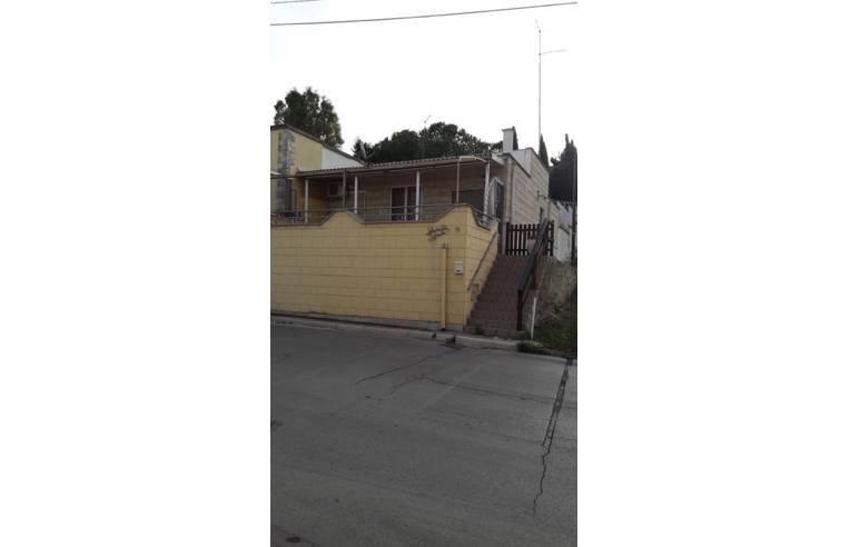 casa indipendente in vendita a Canosa di Puglia