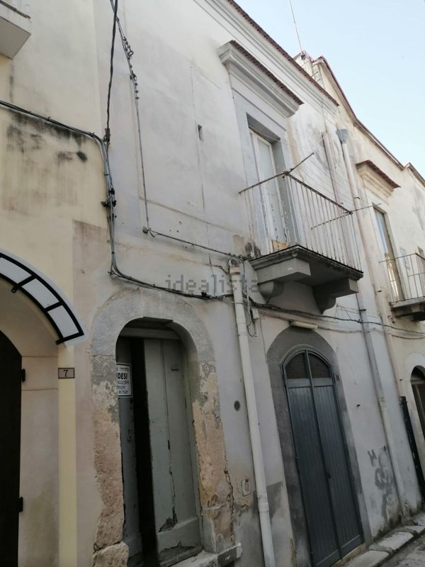 casa indipendente in vendita a Canosa di Puglia