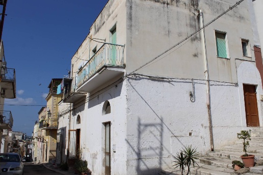 casa indipendente in vendita a Canosa di Puglia