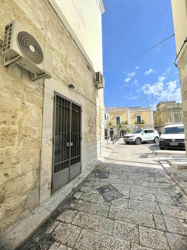 casa indipendente in vendita a Canosa di Puglia