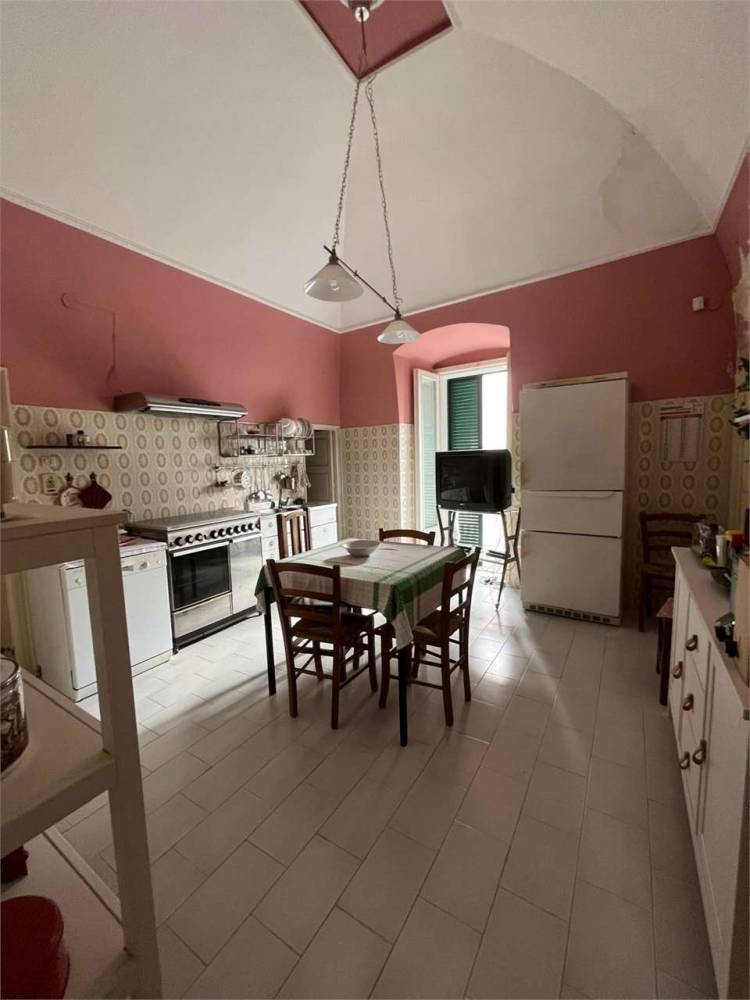 intera palazzina in vendita a Canosa di Puglia