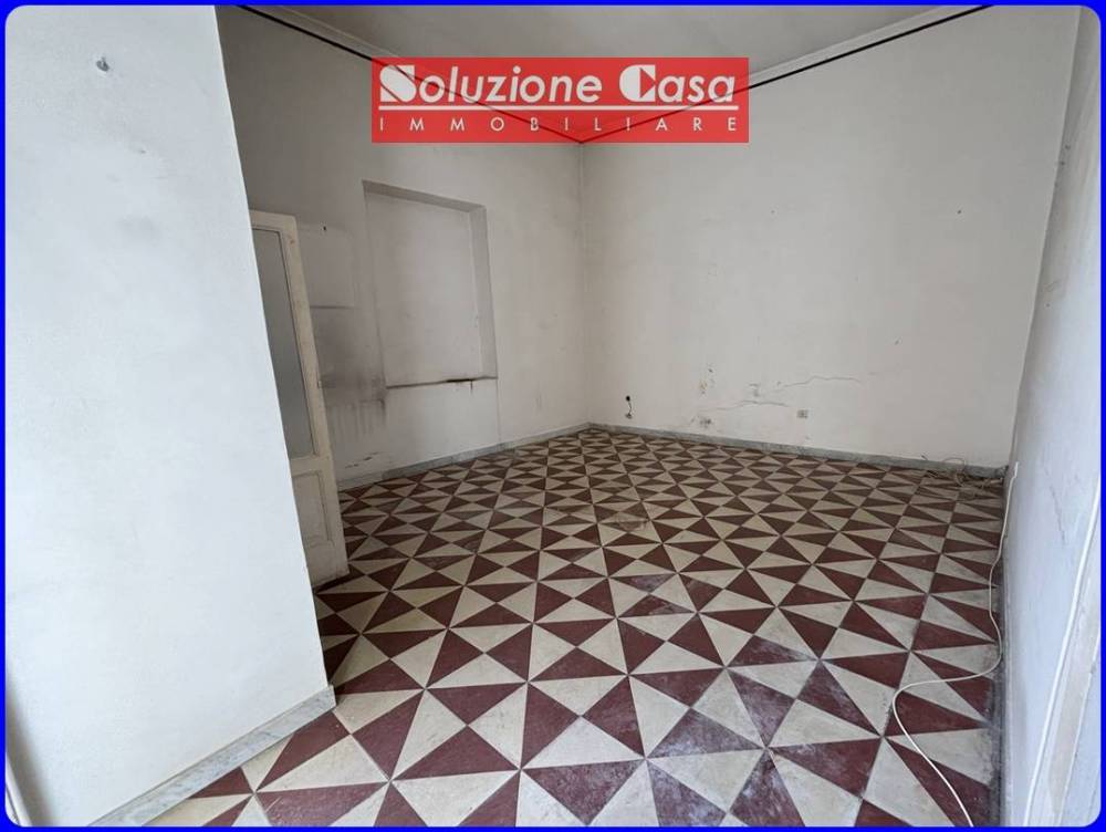 casa indipendente in vendita a Canosa di Puglia