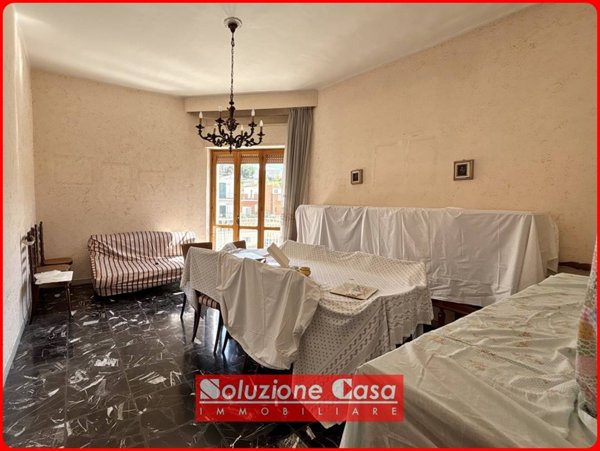 casa indipendente in vendita a Canosa di Puglia