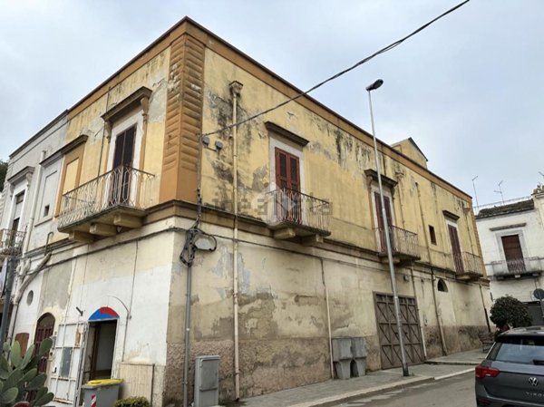 casa indipendente in vendita a Canosa di Puglia