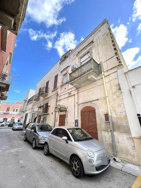 casa indipendente in vendita a Canosa di Puglia
