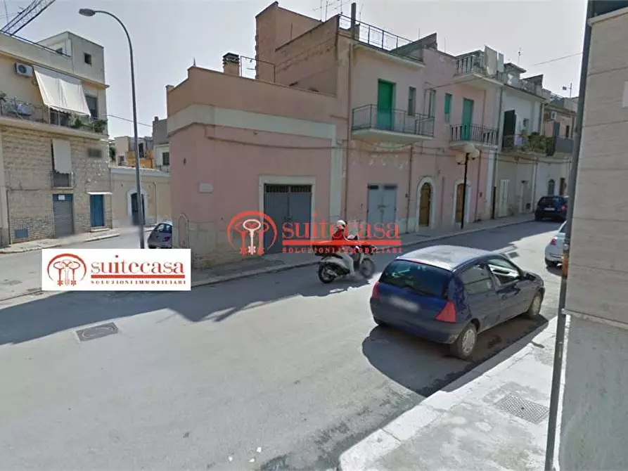 negozio in vendita a Canosa di Puglia