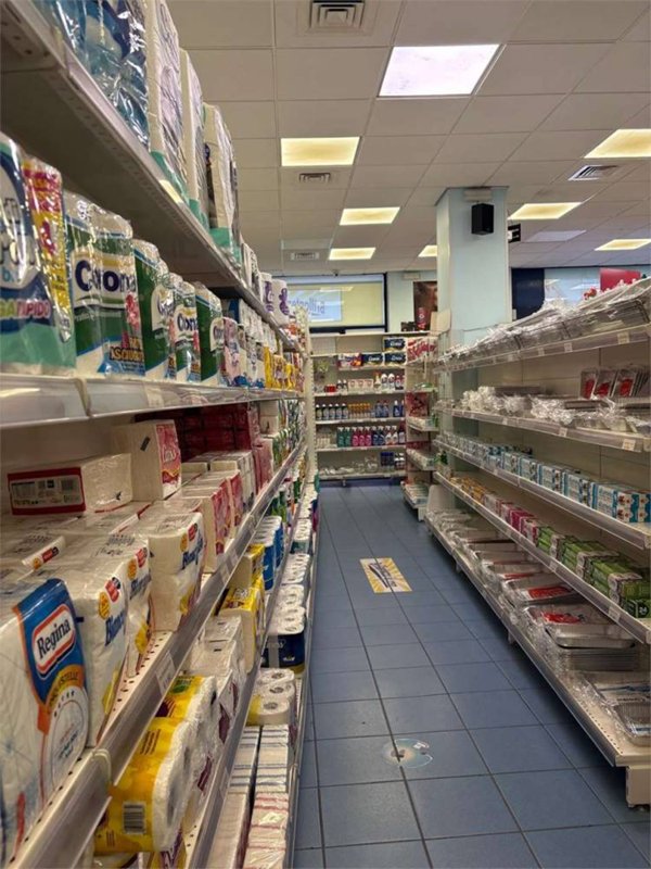 negozio in vendita a Canosa di Puglia