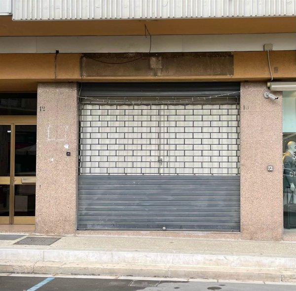 locale commerciale in vendita a Canosa di Puglia