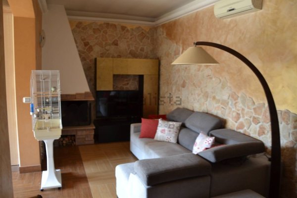 casa indipendente in vendita a Canosa di Puglia