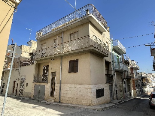 casa indipendente in vendita a Canosa di Puglia