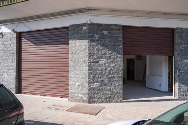 locale commerciale in vendita a Canosa di Puglia